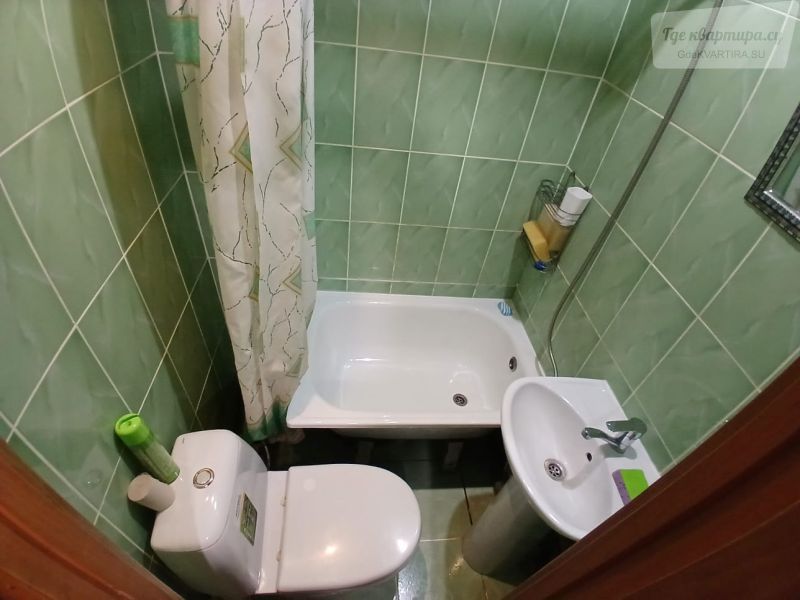 Парашютная улица, 21